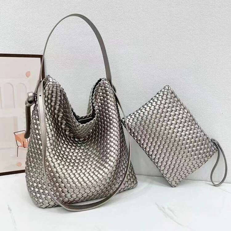 Tote Bag High End Niche Design Handwoven Genuine Leather Tote Underarm New Large Capacity Bucket Bag Trendy Shoulder Bag Braided Handbag