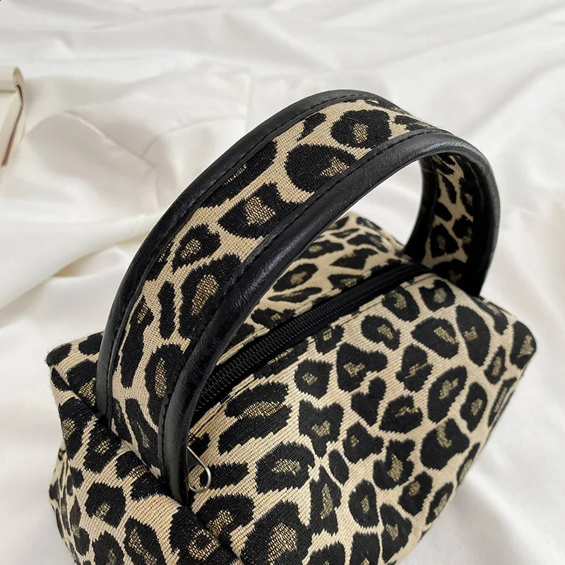 Leopard Makeup Bag y Large Capacity Skincare Portable Carrying Canvas Purse Waterproof Zipper Organizer Travel Bag 250528
