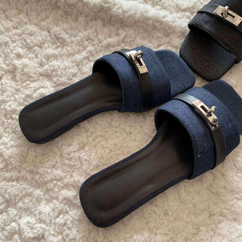Cowhide Version ~ Korean Style Small Lock Square Toe One-Word Slippers for Women Outdoor 2025 Summer New Fashion Flat Sandals