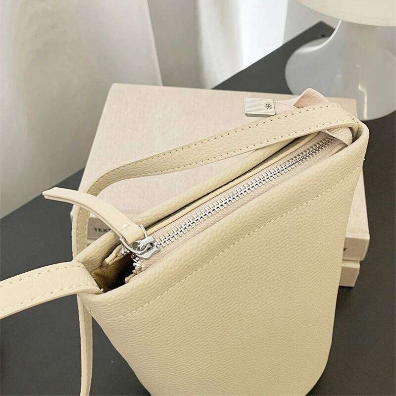 Custom Initials Woman Cell Phone Leisurely Bucket Shoulder Handbag Fashion Genuine Leather Lady Crossbody Bag