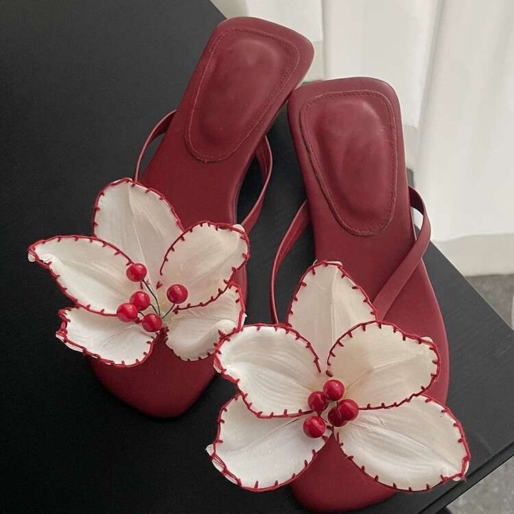 Cowhide Version ~ Niche Floral Thin Toe Post Sandals for Women Summer Outdoor 2025 New Beach Cat Heel Slippers