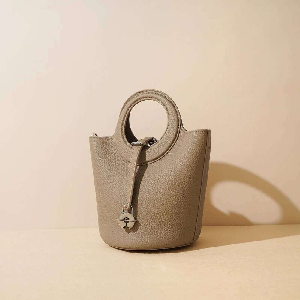 Real Leather Designer Bucket Bag Versatile Classic Vegetable Basket Women's Handbag
