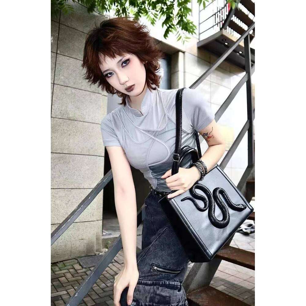 Hot Selling Original Niche Design New High Quality Snake Handbags For Women Fashion Trend Dark Wind Crossbody Bag Bolso Mujer Hot Sale Designer Bags