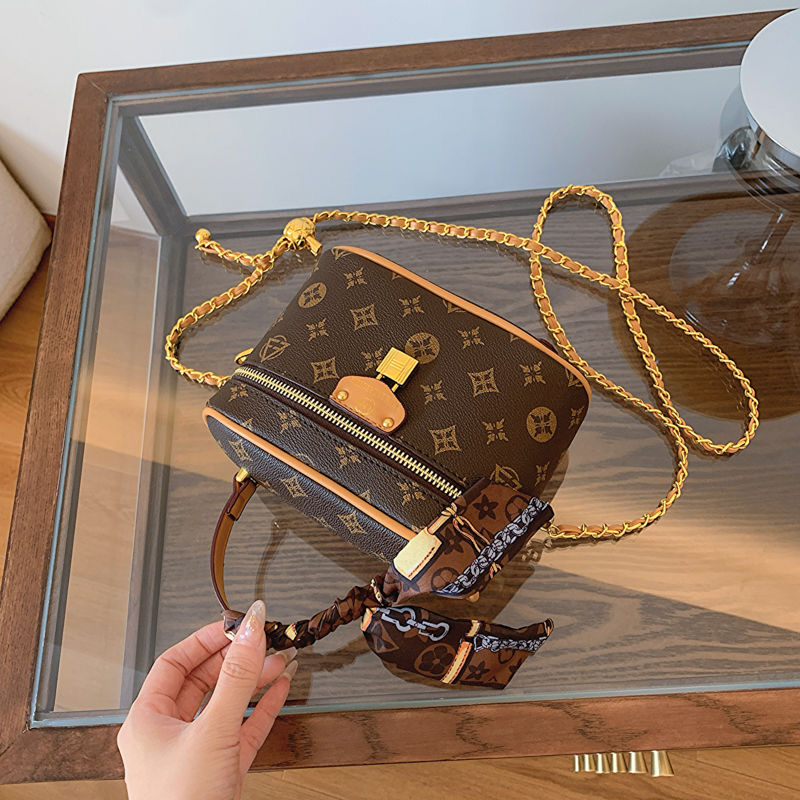 Designer Bag 2025 New Women Shoulder Crossbody Bag, Luxury Feel Chain Large Capacity Bucket Bag, Cosmetic Wash Storage Pouch & Wallet, Multi-Function 