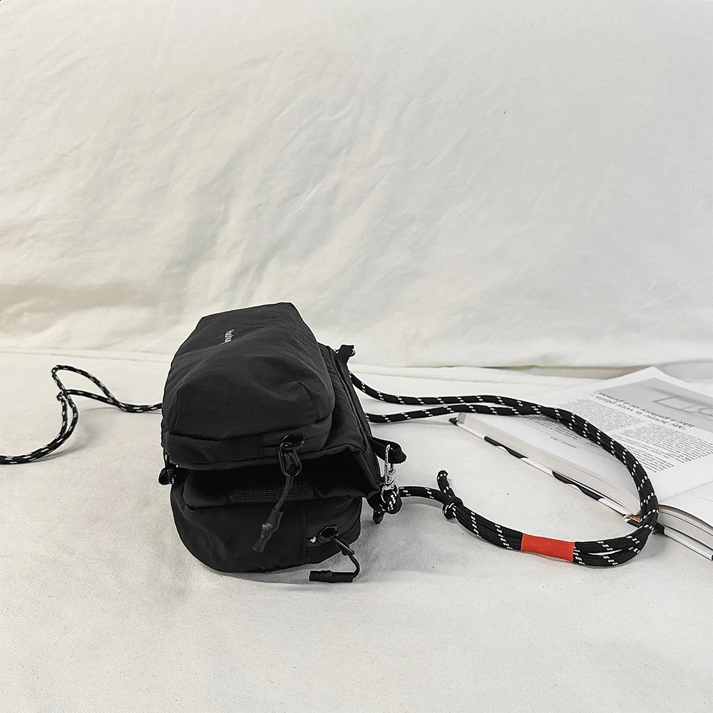 Mountaineering Kettle Bag Personalized Commuting Crossbody Sports MultiLayer Single Shoulder Small Bag 250528