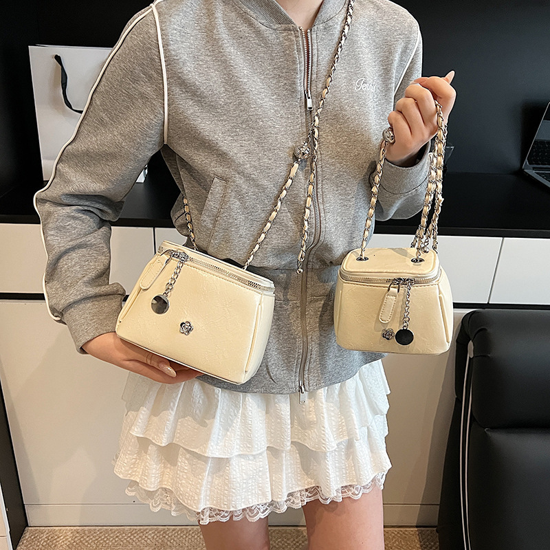 Women s Mini Bag Summer New Camellia Chain Shoulder Crossbody Bag Niche Women s Handbag Designer fashion Women fashion s Shoulder Bag