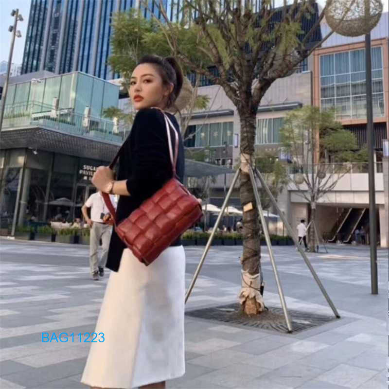 Luxury Bag Unisex Shoulder Bags Cassette New Womens Bag Genuine Leather Woven Pillow Bag Cassette Plaid Padded Shoulder Crossbody Bag Goodsf89 VP7K