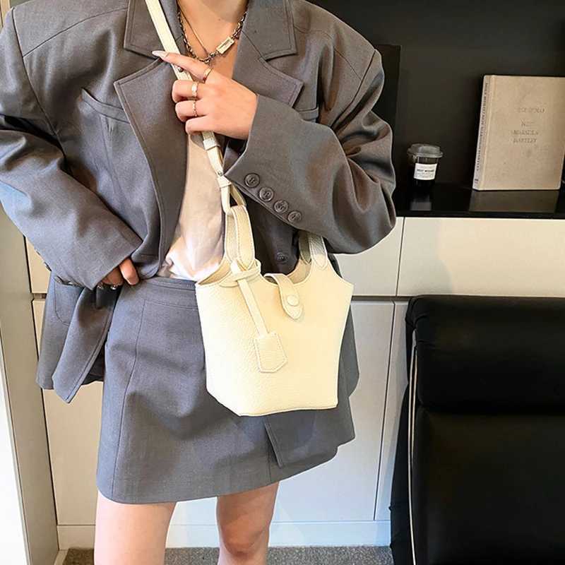 Simple Textured Small Bucket Bags for Women 2025 Trend Solid Color PU Leather Crossbody Bag Lady Fashion HandbagsXJ2520528
