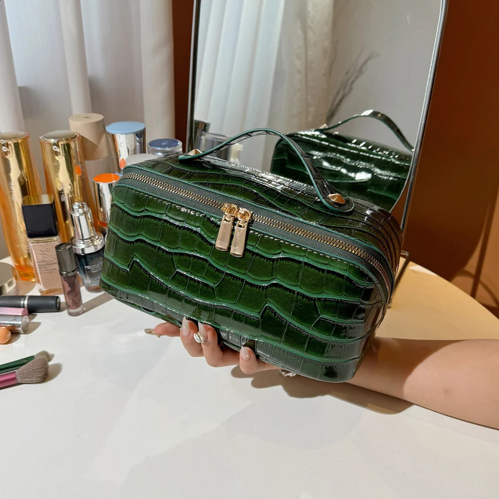 PU Leather Makeup Bag Simple Cosmetic MultiCompartment Travel Toiletry Organizer Women Cosmetics Handbag 250528