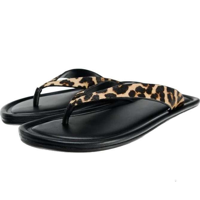Sheepskin Version ~ Niche Leopard Print Toe-Post for Women Outdoor 2025 Summer Vacation Casual Flat Sandals