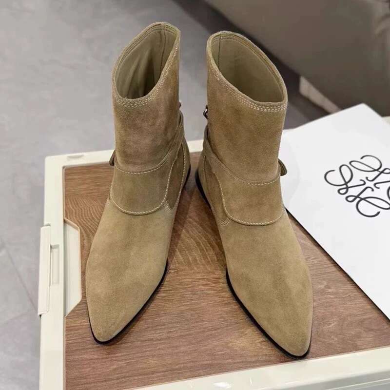 Niche Suede Pointed Toe Western Cowboy Short for Women Autumn Winter New Plush Low Heel Martin Slim Boots