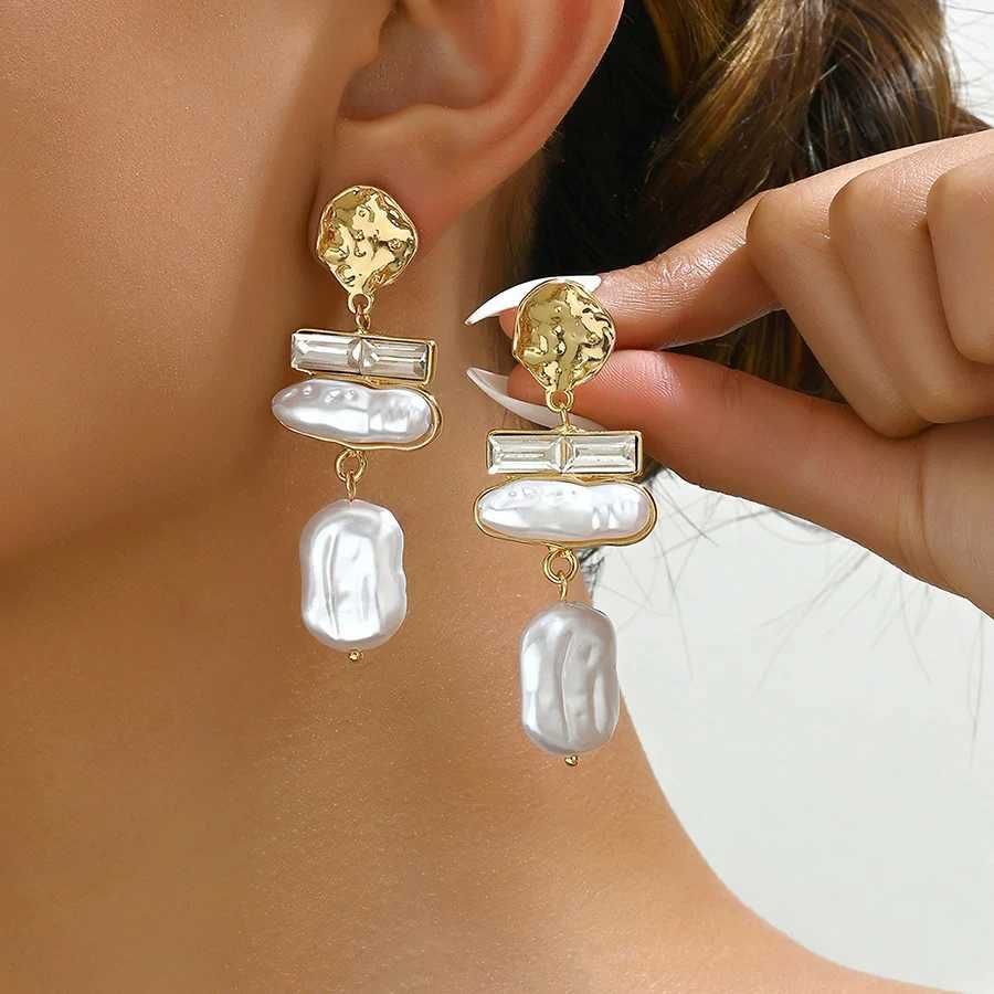 New Arrival Irregular Simulate Baroque Pearl Clip on Earrings for Women Mom Hyperbole Non Pierced Dangle Earrings Jewelry Gifts L250527