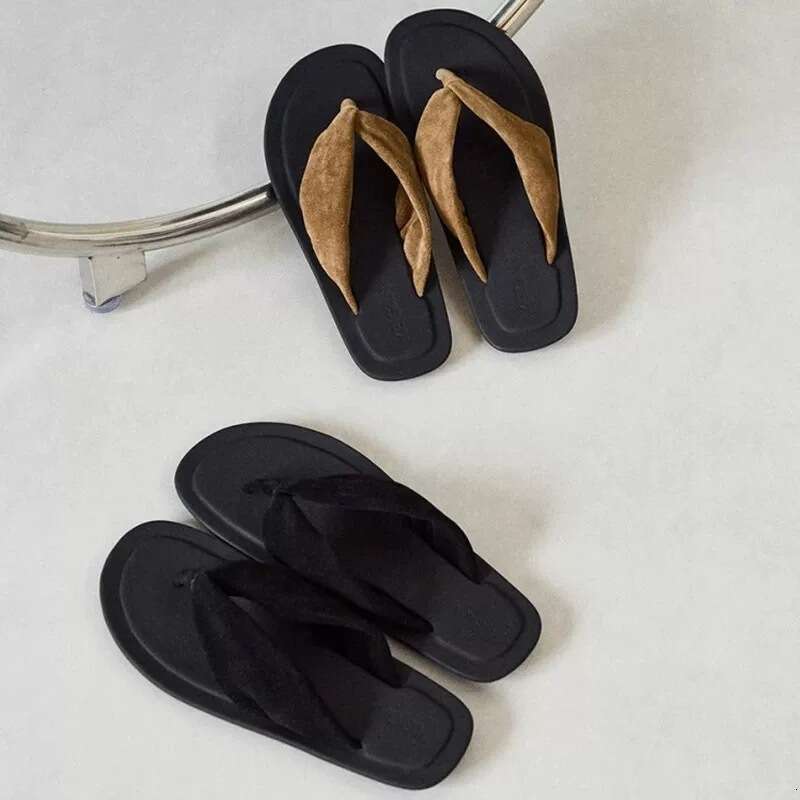 Sheepskin Version ~ Niche Toe-Post Flip-Flops for Women, Outdoor Wear, 2025 Summer New Fashion Flat Sandals