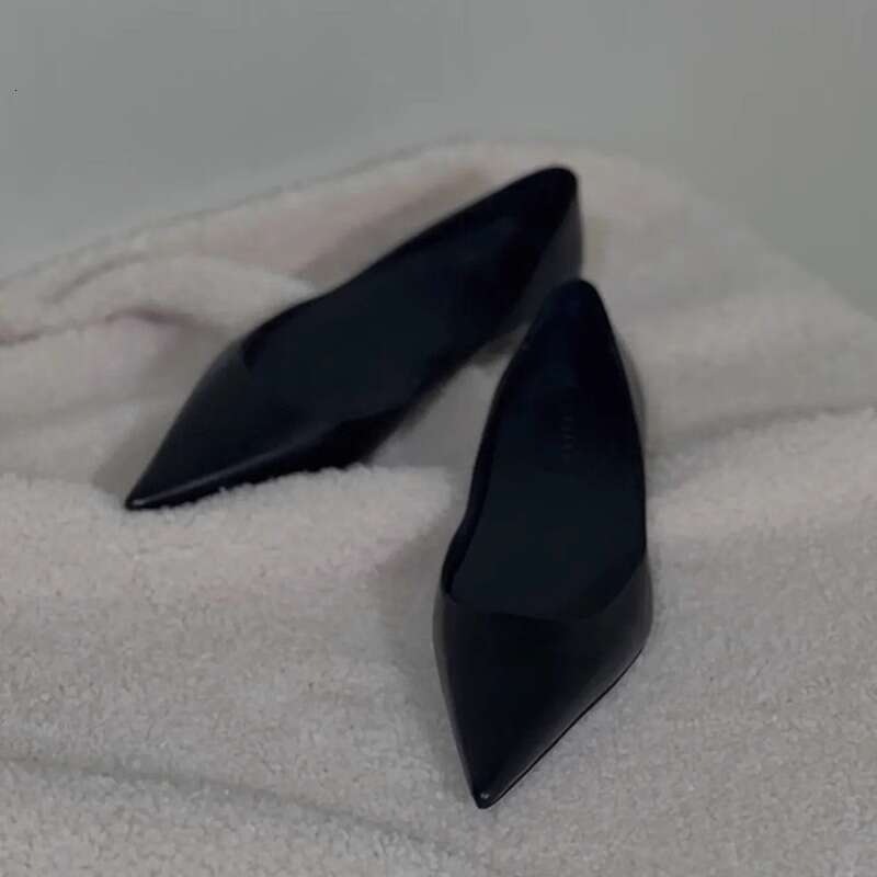 French Niche Design High-End Versatile Commuter Genuine Leather Pointed Toe Shallow Mouth Low Heel Flat Shoes for Women Spring Summer