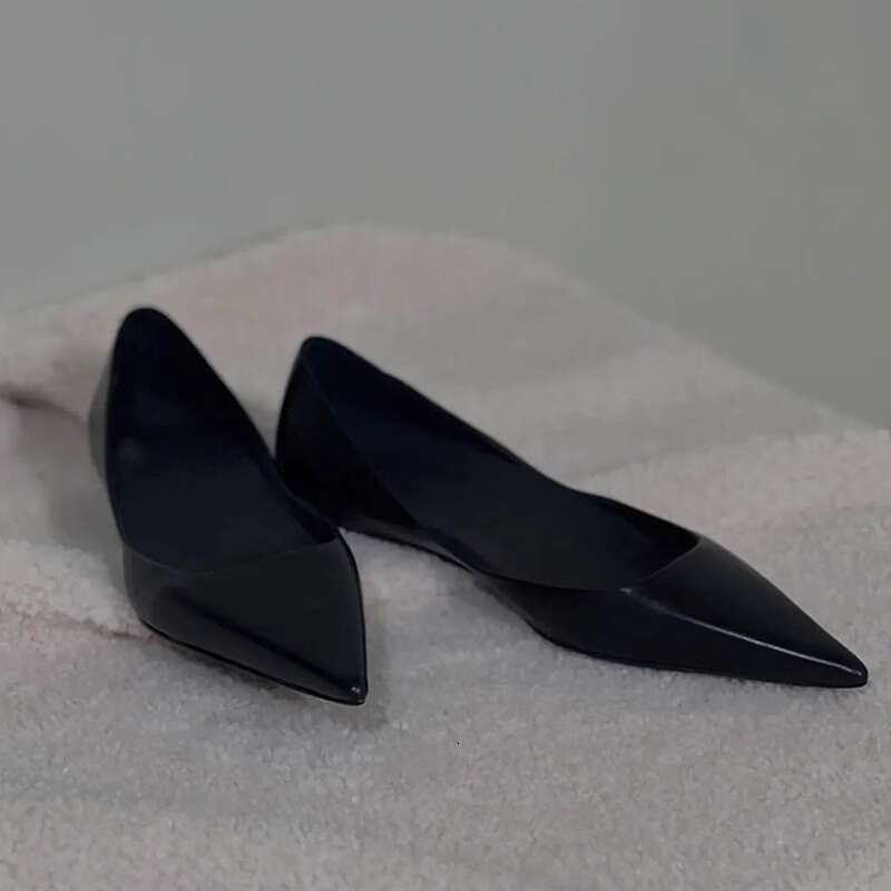 French Niche Design High-End Versatile Commuter Genuine Leather Pointed Toe Shallow Mouth Low Heel Flat Shoes for Women Spring Summer