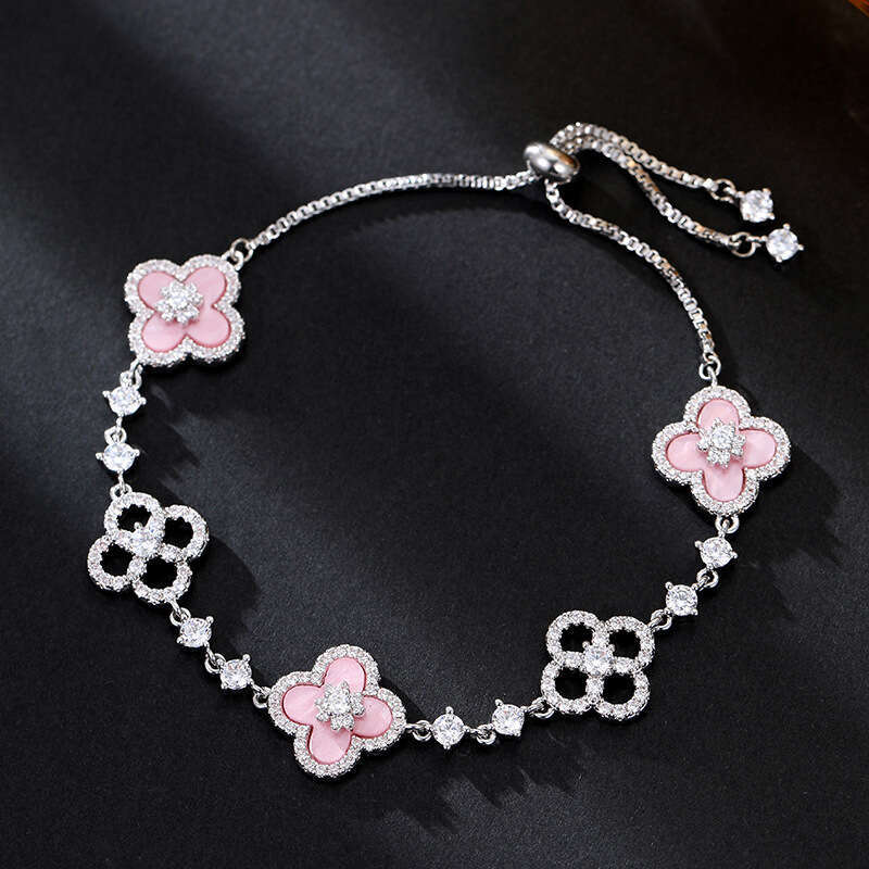 Light Micro-inlaid Zircon Lucky Clover Shell for Women, Adjustable Pull-out Design, High-end Exquisite Mother-of-Pearl Beaded Bracelet Jewelry