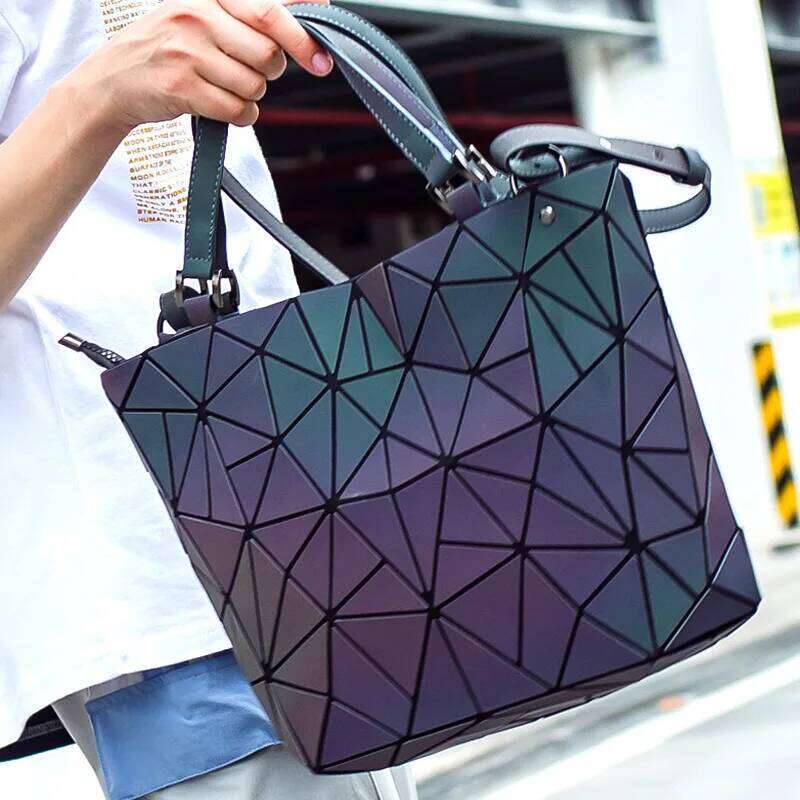 Hot Selling Luminous Reflective Bag Geometric Tote Shoulder Bags For Women Plain Folding Handbags Sac A Main Female Bolsas Designer Bags