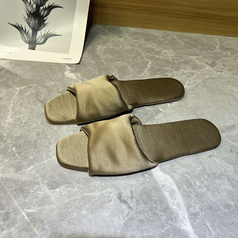 Silk Satin Non-Slip Soft Sole Flat Slippers for Women Outdoor 2024 Summer Fashion Casual Square Toe Sandals