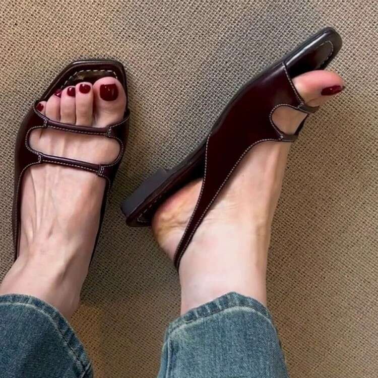 Cowhide Version ~ Niche Open-Toe Flat Roman Sandals for Women 2025 Summer Beach Casual Back Strap Slippers