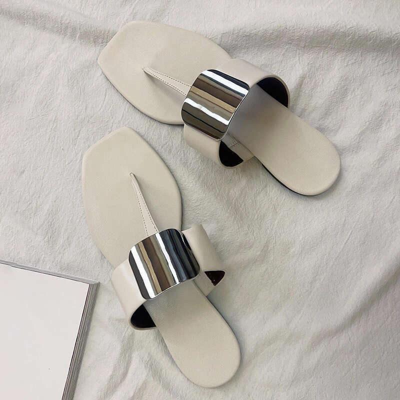 Korean Style Niche Design Metal Flat Square Flip-Flops for Women Outdoor Summer New Beach Toe Post Sandals