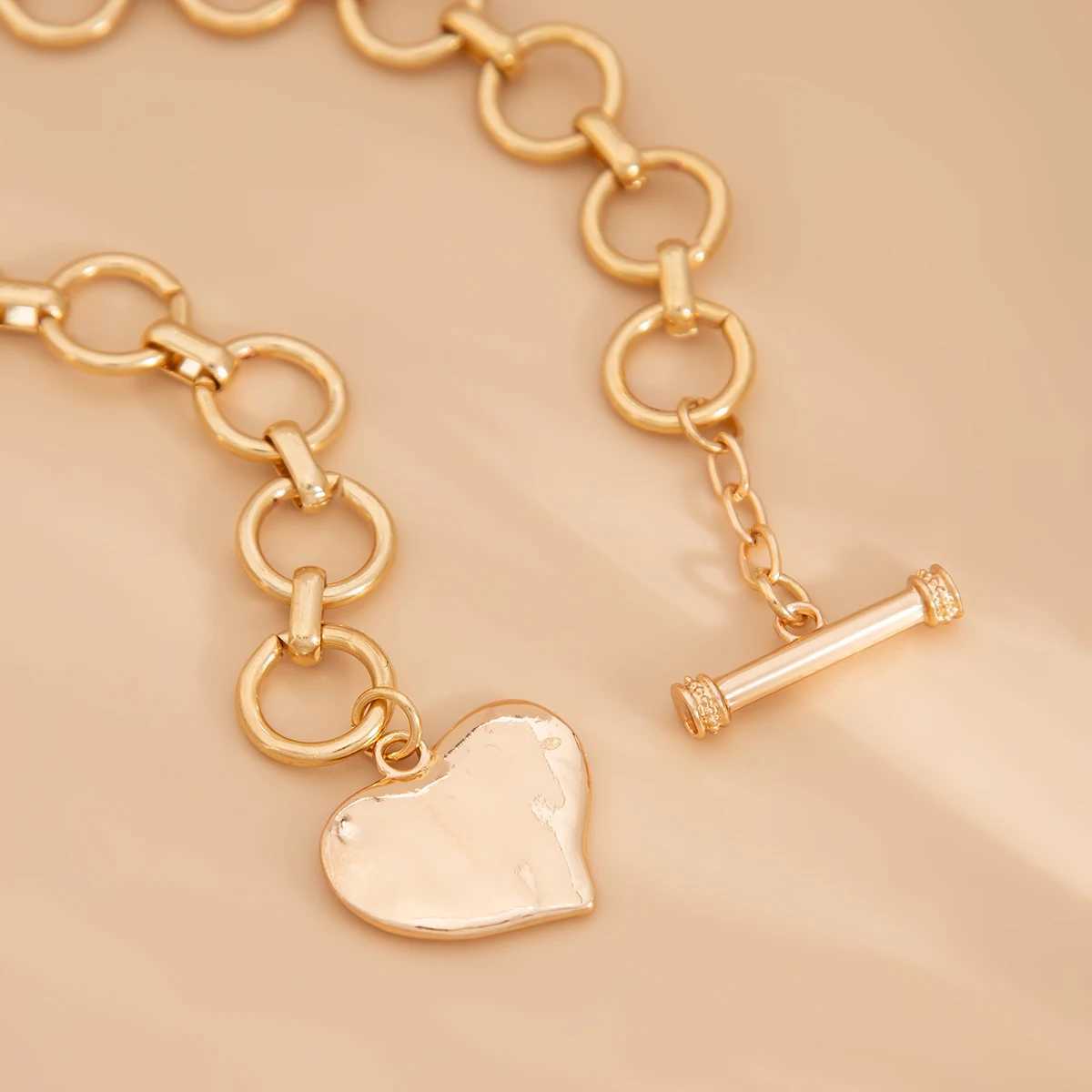 Lacteo Vintage Gold Color Circular Iron Chain Necklace For Women Daily Versatile Chunky Thick Heart Shaped OT Buckle Pendant New XJ250528