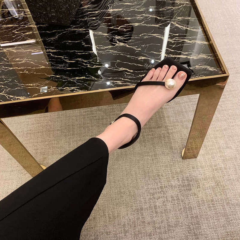 Su Yinyin Midsummer Moonlight Tot*e Square Toe Pearl Flip-Flops Toe-Post Chunky Heel Buckle Flat Sandals