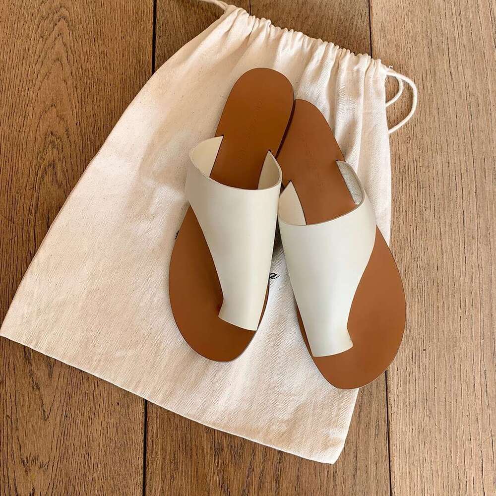In Stock Su Yinyin Same Style Lazy Loose Genuine Leather Toe Post Flat Slippers for Women Summer Outdoor Fashion Sandals
