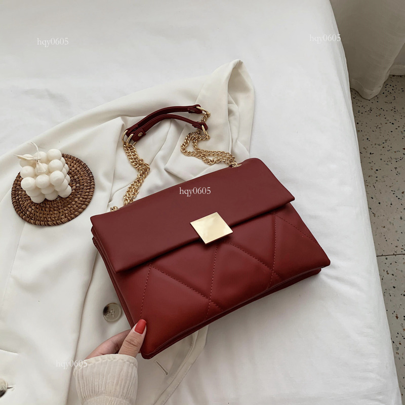 Top quality Brand High Quality New Style Free Delivery Designer Bag Red Wedding for Bride 2025 High-end Bridesmaid Shoulder Crossbody Light Luxury