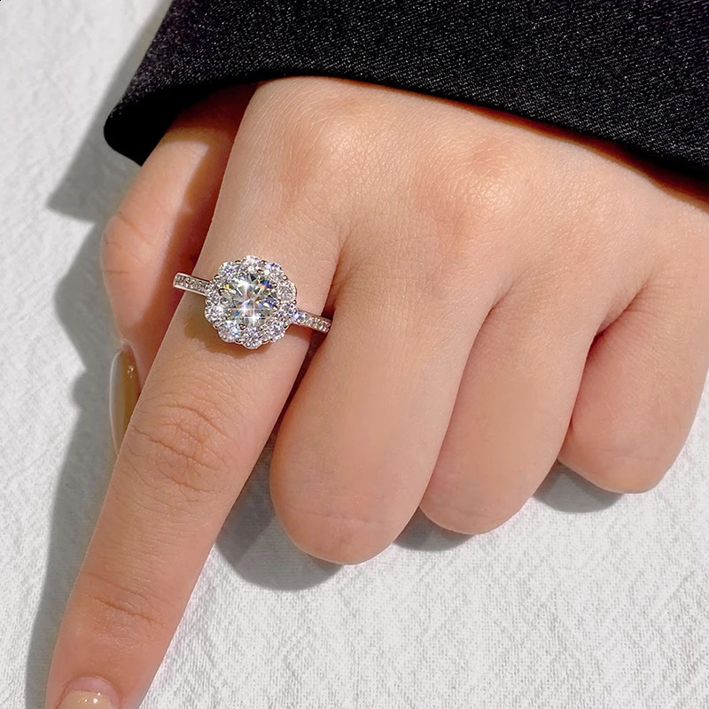 DW Shiny 1CT Diamond Gemstone Sun Flower Halo Rings for Women 925 Sterling Silver Engagement Fashion Fine Jewelry 250516