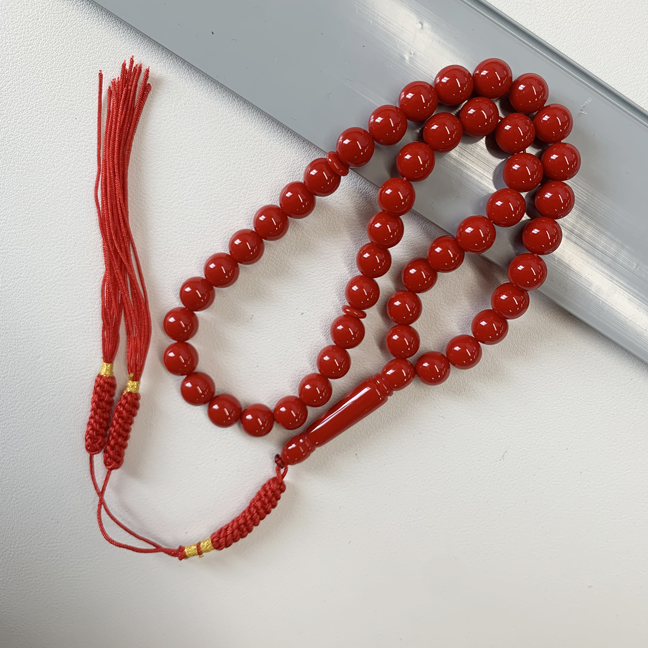 Resin Prayer Bead Band for Muslims - Tassel Inlaid Religious Accessory