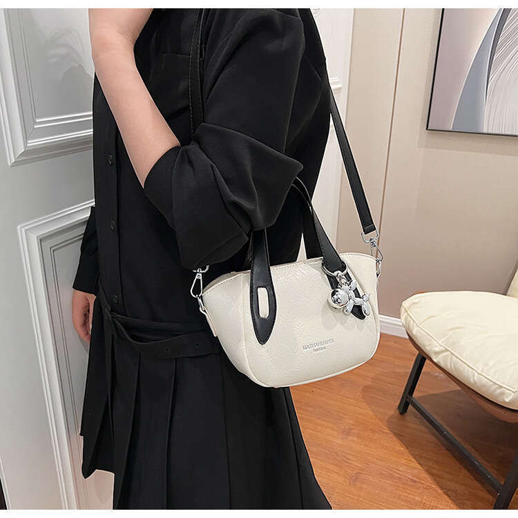 Korean Style Niche Design Trendy Color-Block Crossbody For Women Summer New Simple Texture Shoulder Commuter Bucket Bag B5
