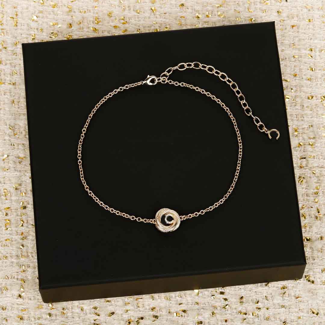2025 Luxury quality charm pendant necklace with special design in 18k gold plated have stamp box round style PS6674A