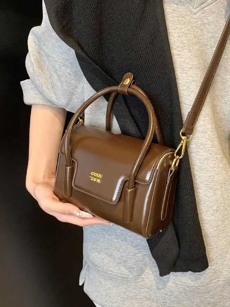 Textured Red Women Crossbody Bags 2025 Spring Trend PU Leather Small Square Bag Fashion Letter Design Lady Handbags XJ2520528