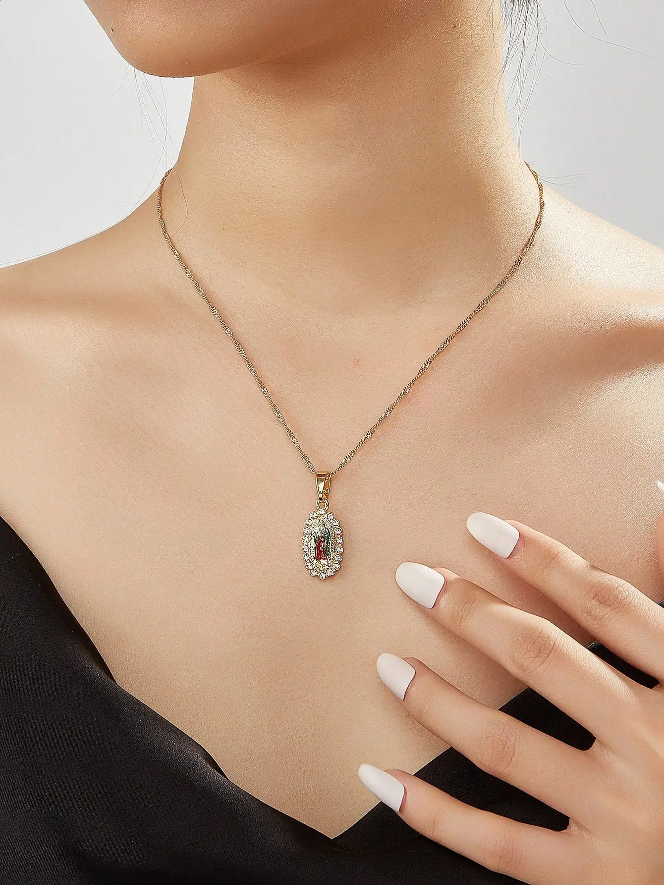 1pc Fashion Simple Ladies Virgin Mary Mother Pendant Necklace 250519