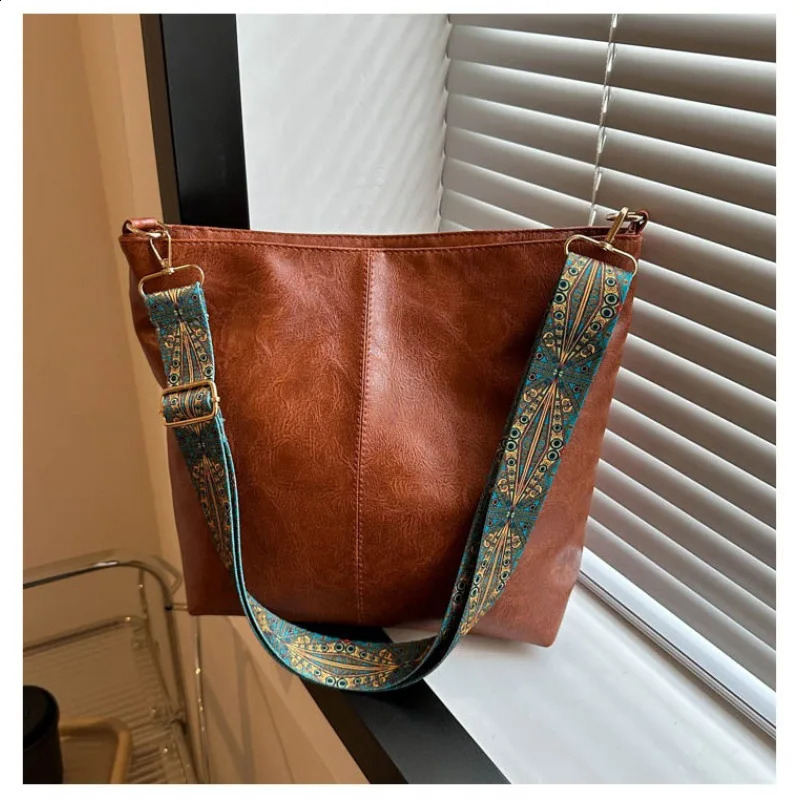PU Leather Vintage Solid Color Women Fashion Shoulder Bag large Capacity Wide Strap Bucket tote Bags handbag for women 250523