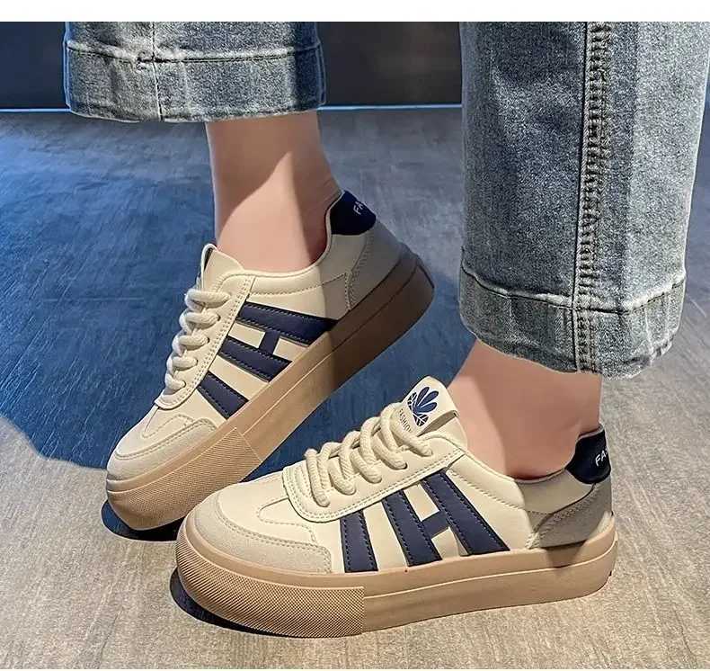 Womens Vulcanize Shoes Design Round Toe Lace Up Sports Casual Womens Sneaker Shoes Comfortable flat shoes womens shoes XJ250529