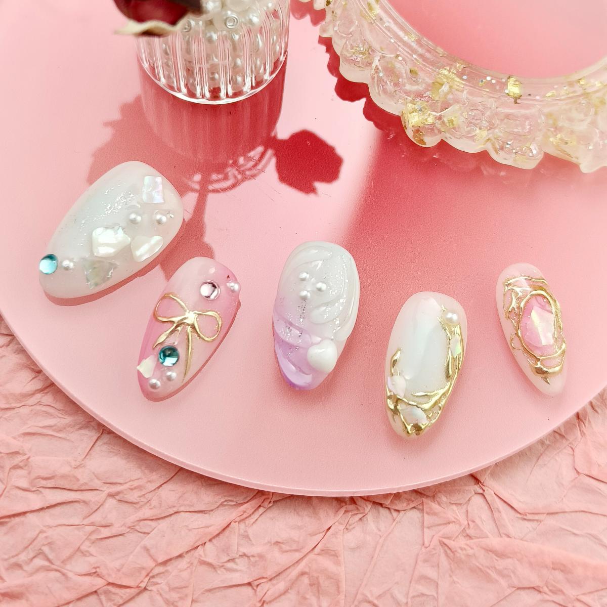 10pcs Sweet Handmade Press-on nails Short Almond Nails Bundle Hand drawn 3D Flowers Butterfly Diamond Finished nail stickers Free storage box jelly gl