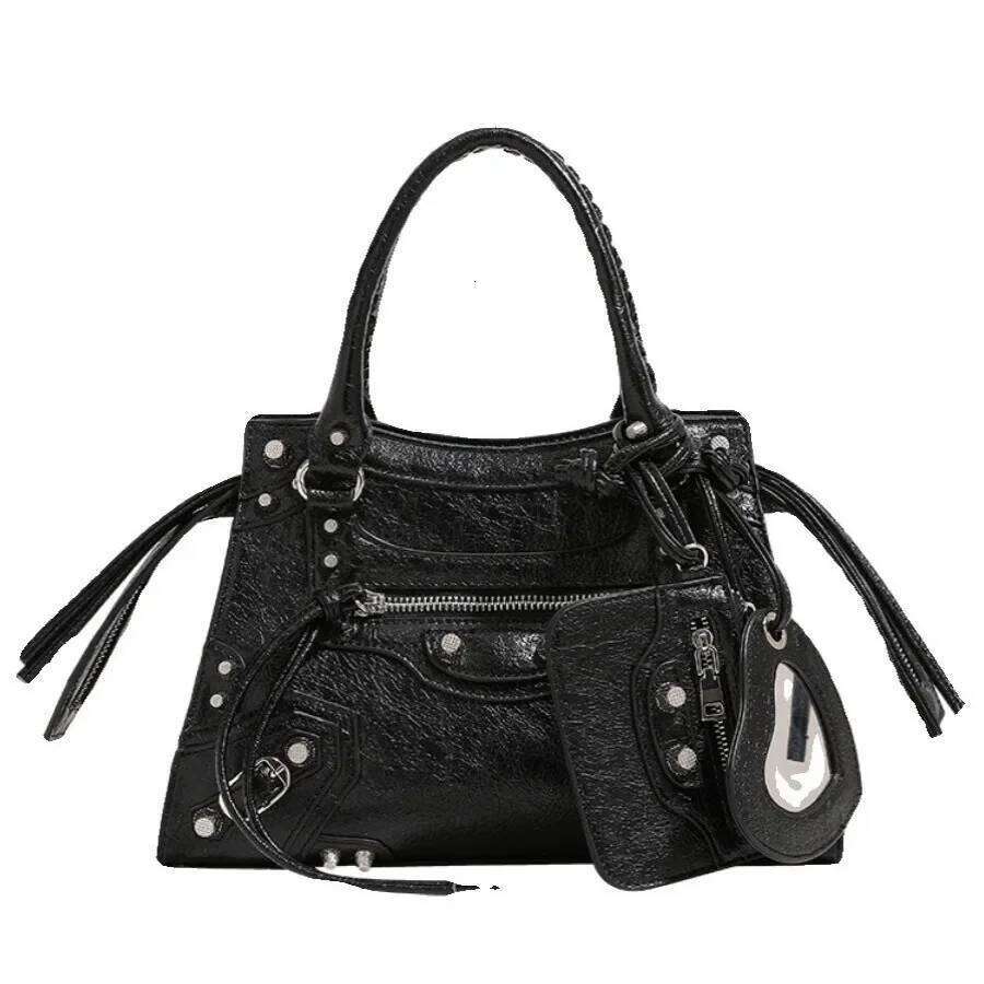 NicheVintage Women s Motorcycle New Style Cool Underarm Handbag Large Capacity Single Shoulder Slant Cross Bag bag