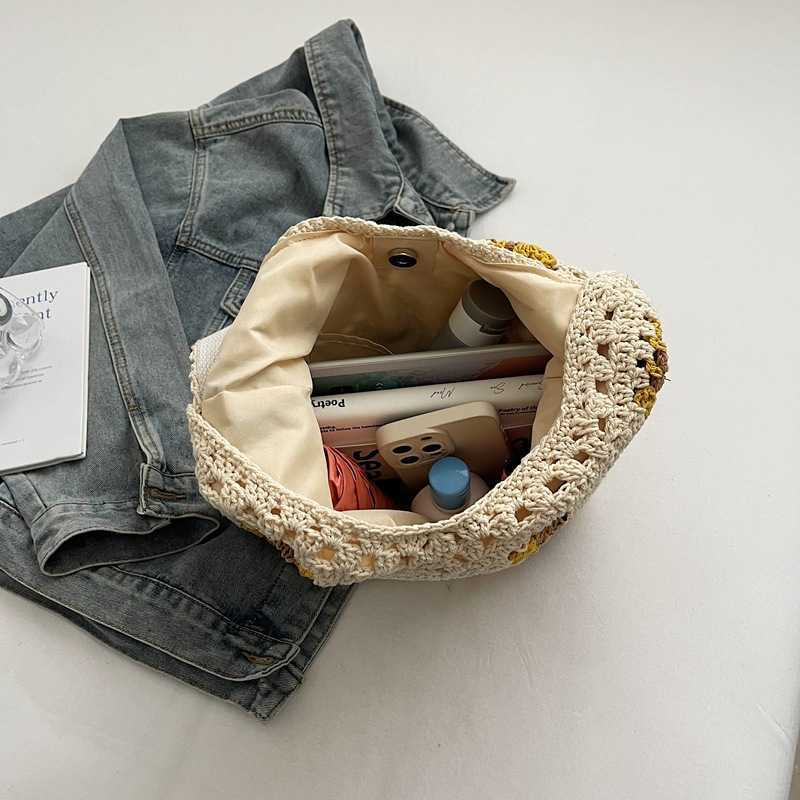 New Fashion Woven Bag High Beauty Color Contrasting Hollow Out Tote Bag Premium Resort Beach Womens Bag