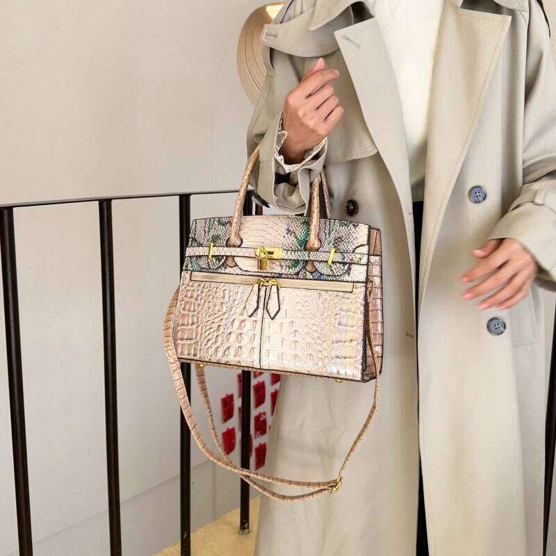 Fashionable Crossbody Bag For Women Designer Handbag Minimalist Solid Color Leather Clutch Vintage Paris Style