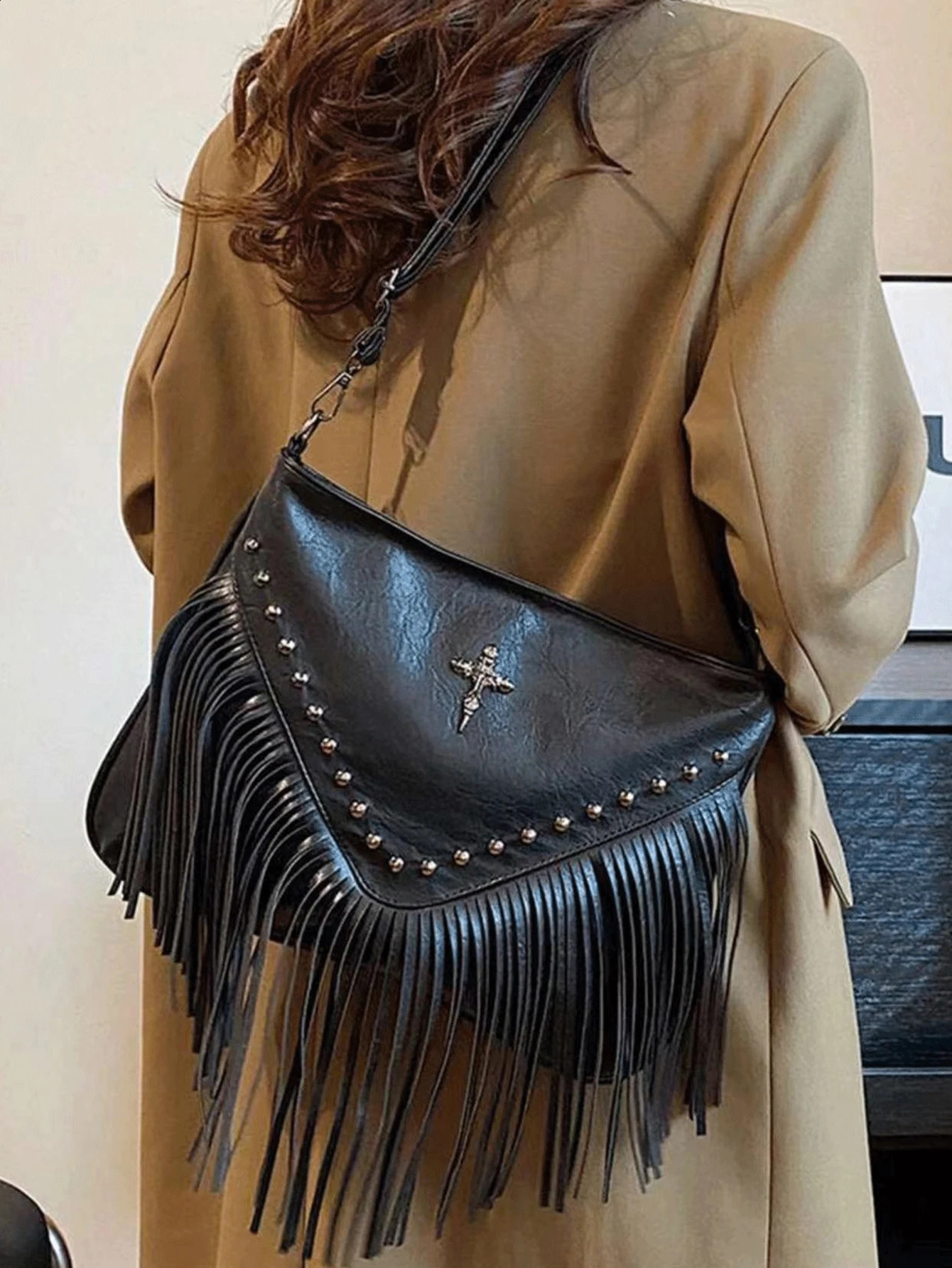 Fashionable retro leather crossbody bag Bohemian style tassel studded cross decoration travel and daily casual bag 250528