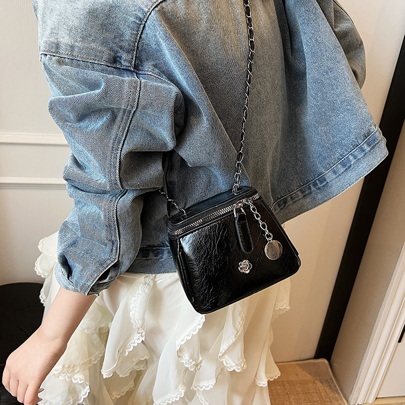 Women s Mini Bag Summer New Camellia Chain Shoulder Crossbody Bag Niche Women s Handbag Designer fashion Women fashion s Shoulder Bag