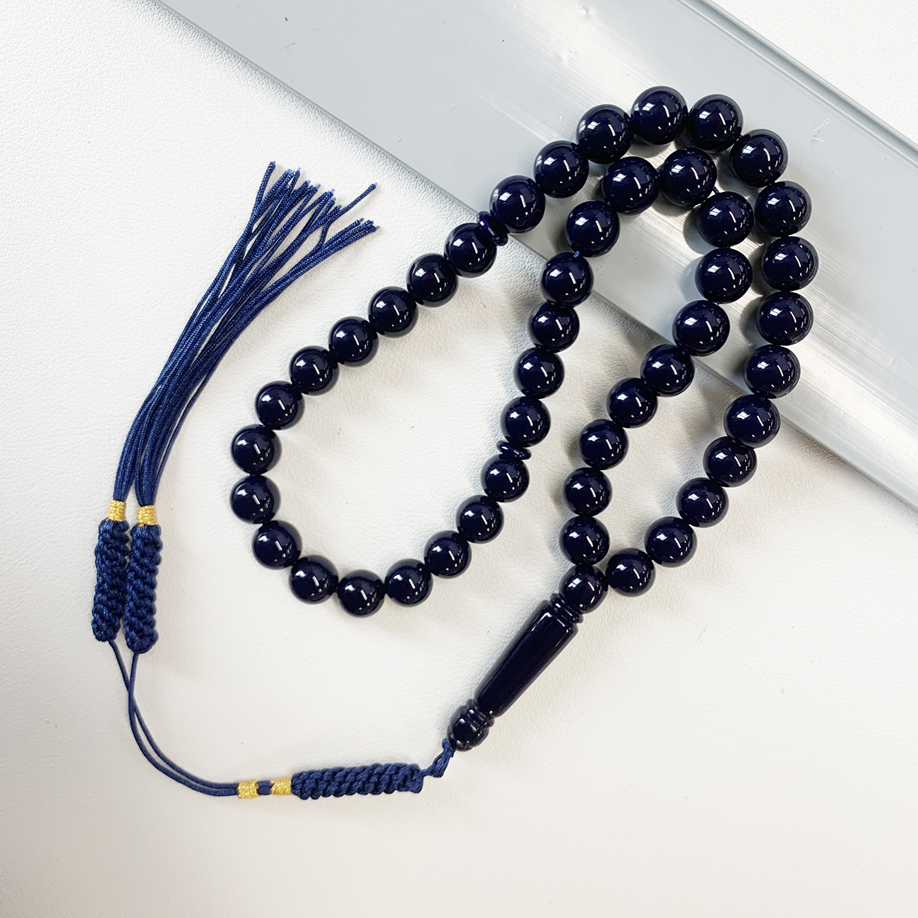 Resin Prayer Bead Band for Muslims - Tassel Inlaid Religious Accessory