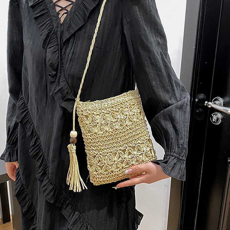 Women Beach Woven Straw Shoulder Messenger Bag with Tassel Boho Hollow Out Crochet Crossbody Handbag Clutch Purse XJ2520528