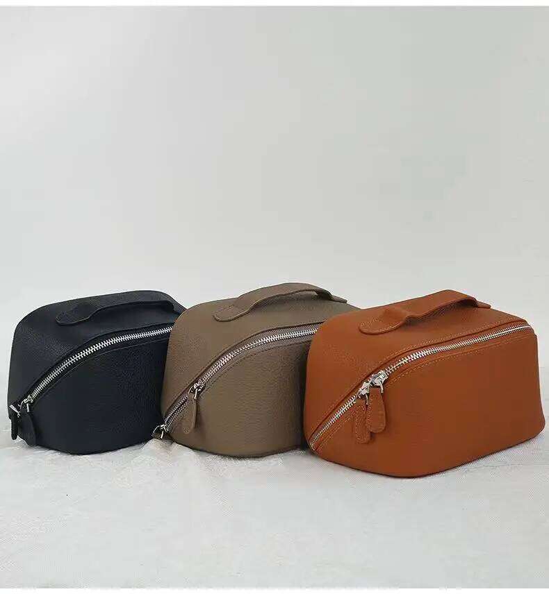 2024 New Head Layer Cowhide Wash Travel Portable Storage Bags Large Capacity Genuine Leather Cosmetic Pack Skincare Bag