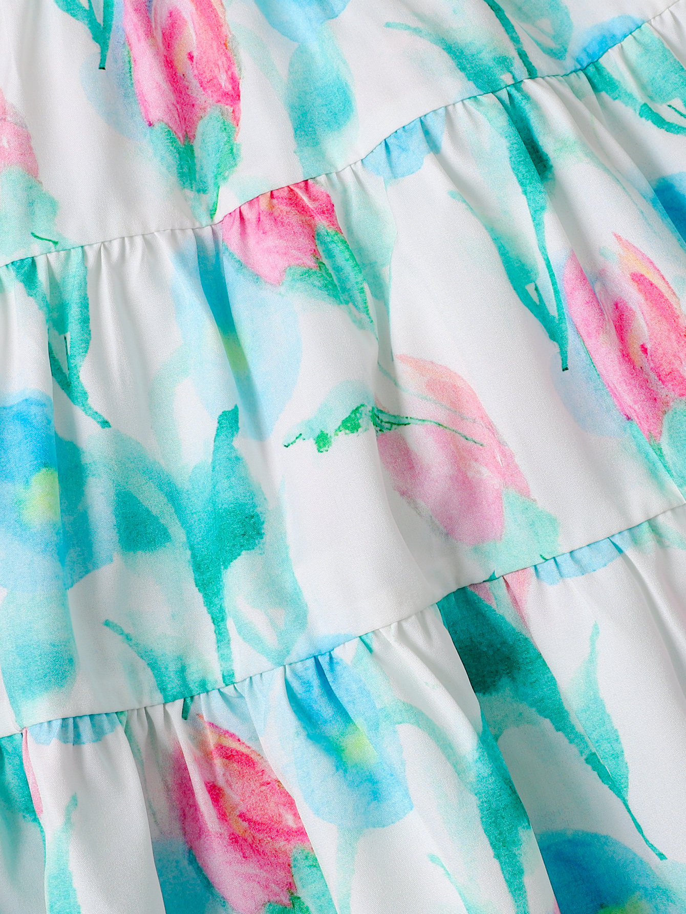 A new stylish summer outfit for girls: a sleeveless top for babies and thin summer clothing for children.