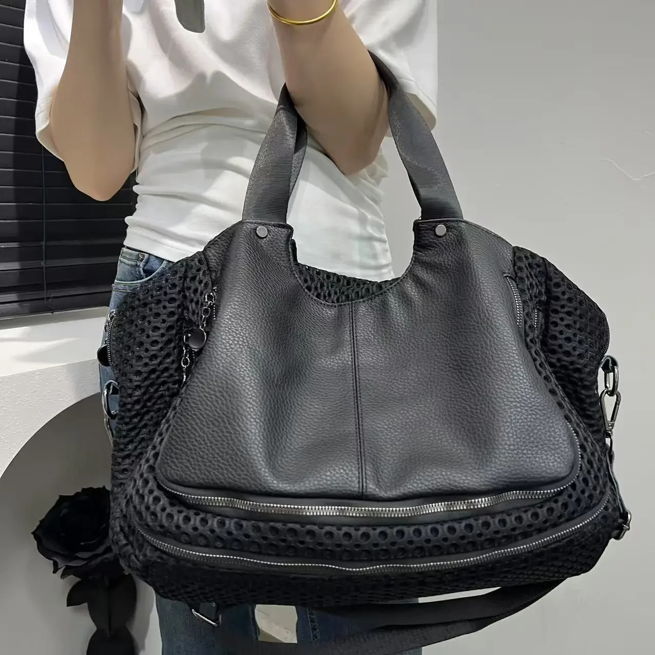 Ladies fashionable retro street splicing tote bag with large capacity mesh and oversized ladies wallet shoulder bag 250528