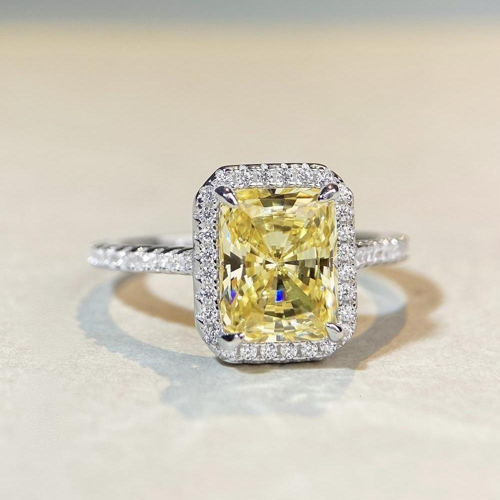 Luxurious Moissanite ring for ladies 925 silver Luxury Wedding Rings for Women