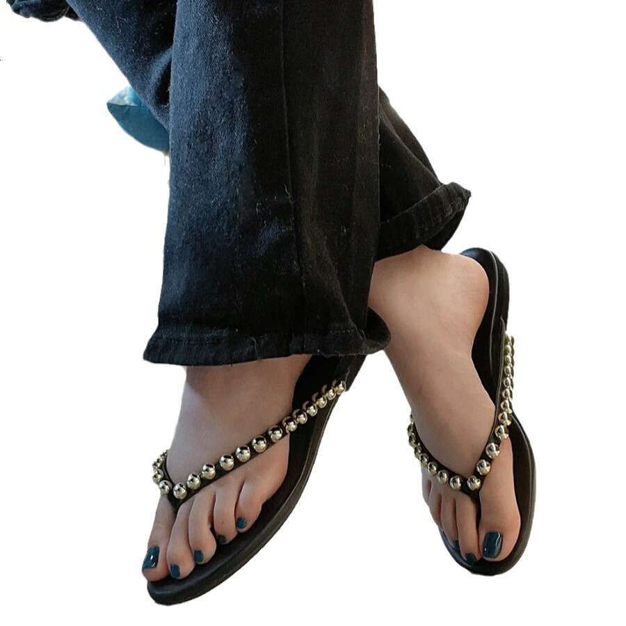 French Style Pearl Genuine Leather Flat Flip-Flops for Women, Outdoor Wear, Summer 2024 New Fashion Beach Toe-Post Sandals