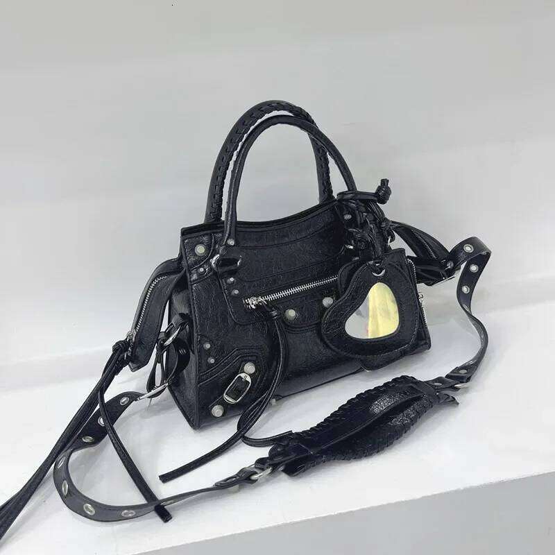 NicheVintage Women s Motorcycle New Style Cool Underarm Handbag Large Capacity Single Shoulder Slant Cross Bag bag